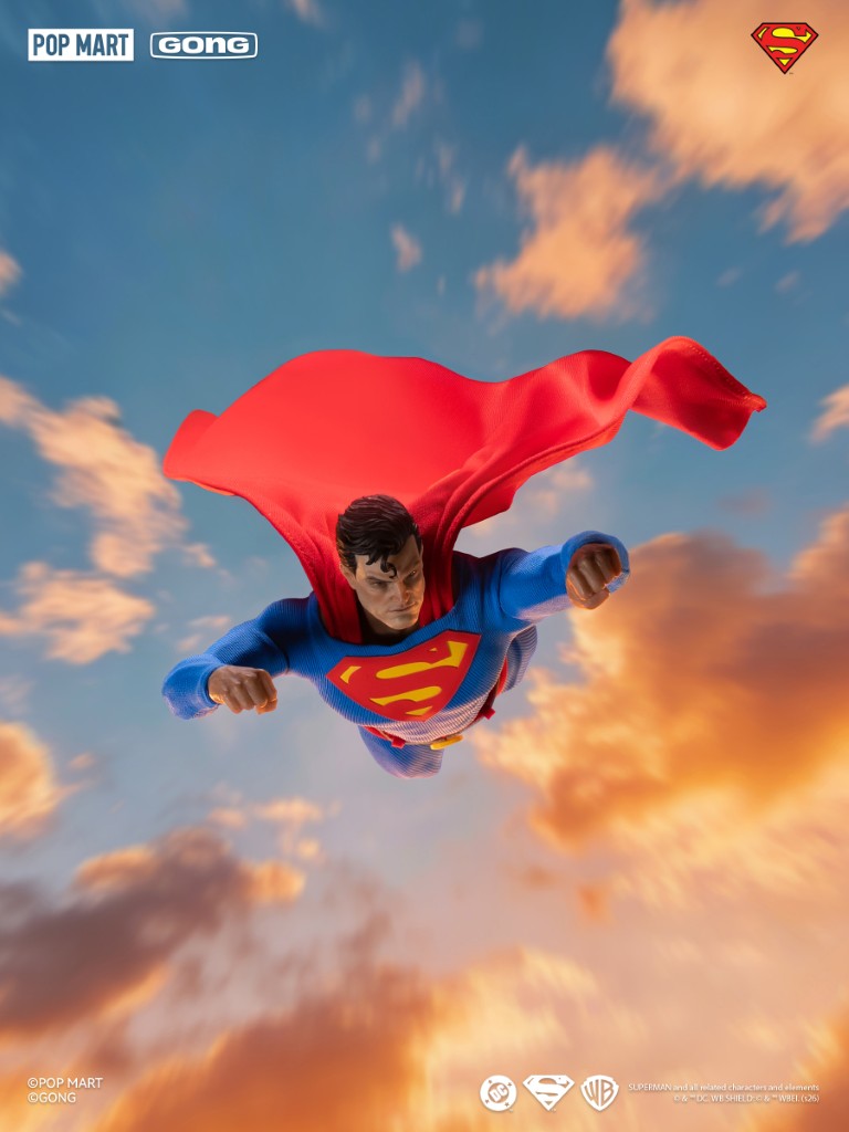 GONG Superman Hush Action Figure